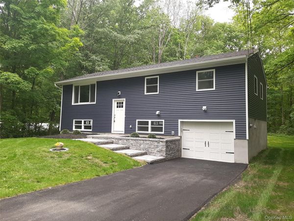 38 Pine Woods Road , Hyde Park, NY 12538
