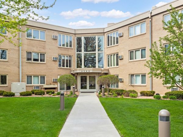 4360 Brookside Court, Unit 105, Edina, MN 55436
