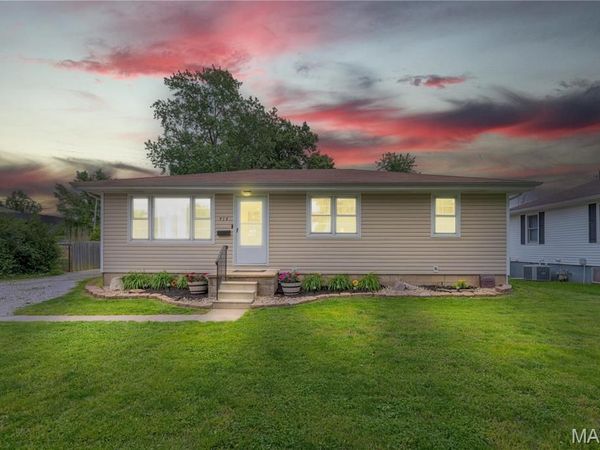 414 Silver Street , Bethalto, IL 62010