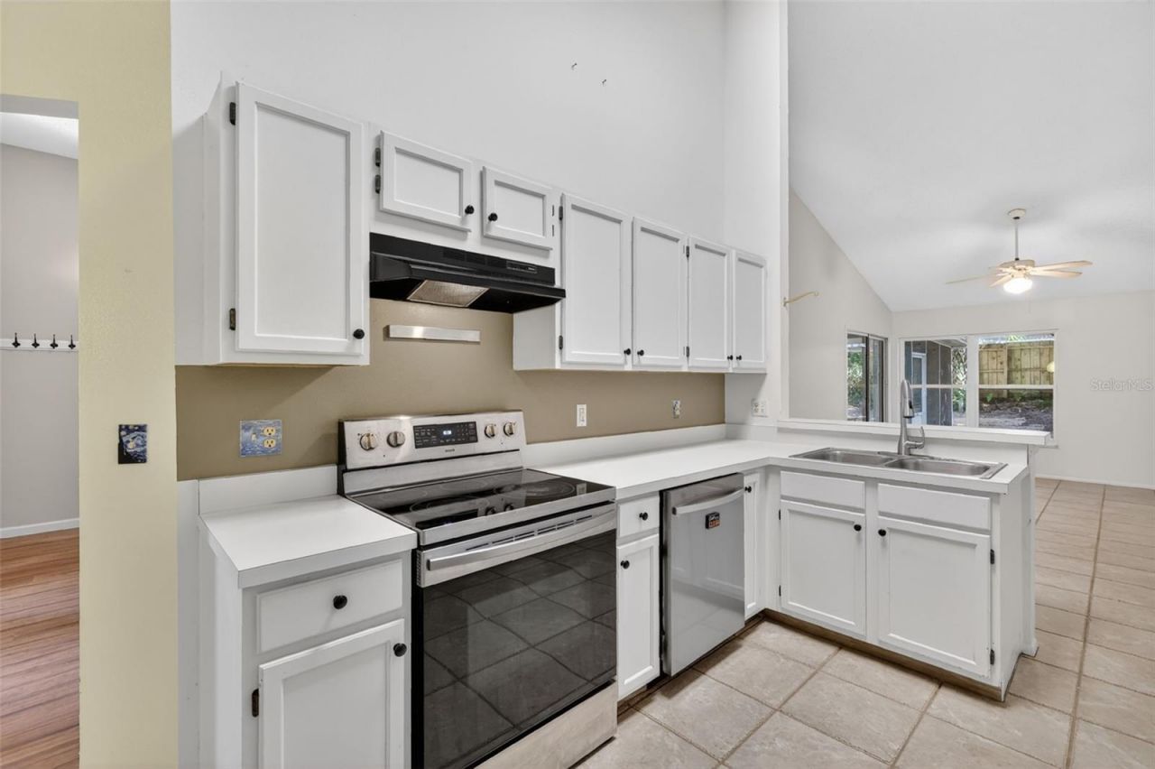 131 Madrona Drive , Eustis, FL 32726 Photo