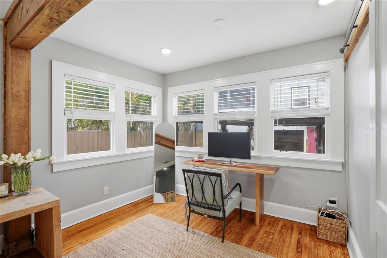 1011 14th Street N, Saint Petersburg, FL 33705 Photo