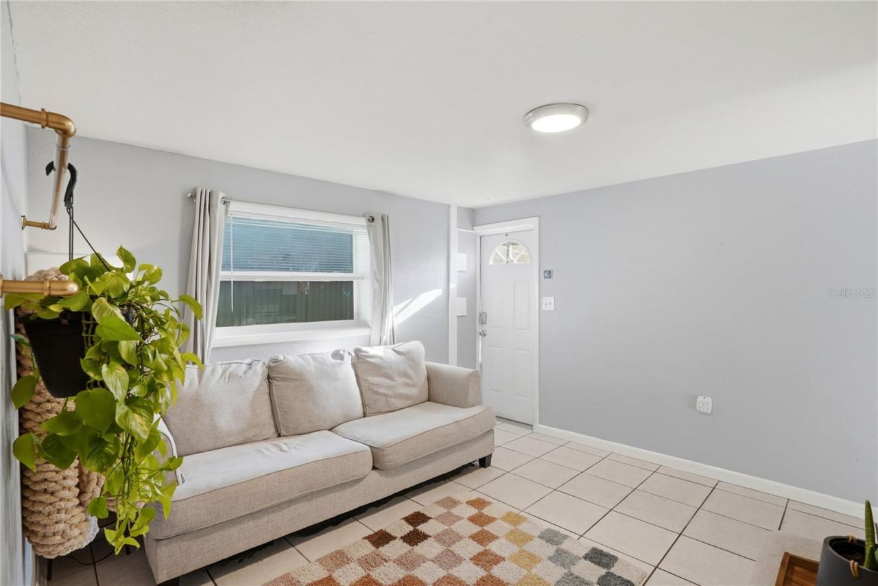 1011 14th Street N, Saint Petersburg, FL 33705 Photo