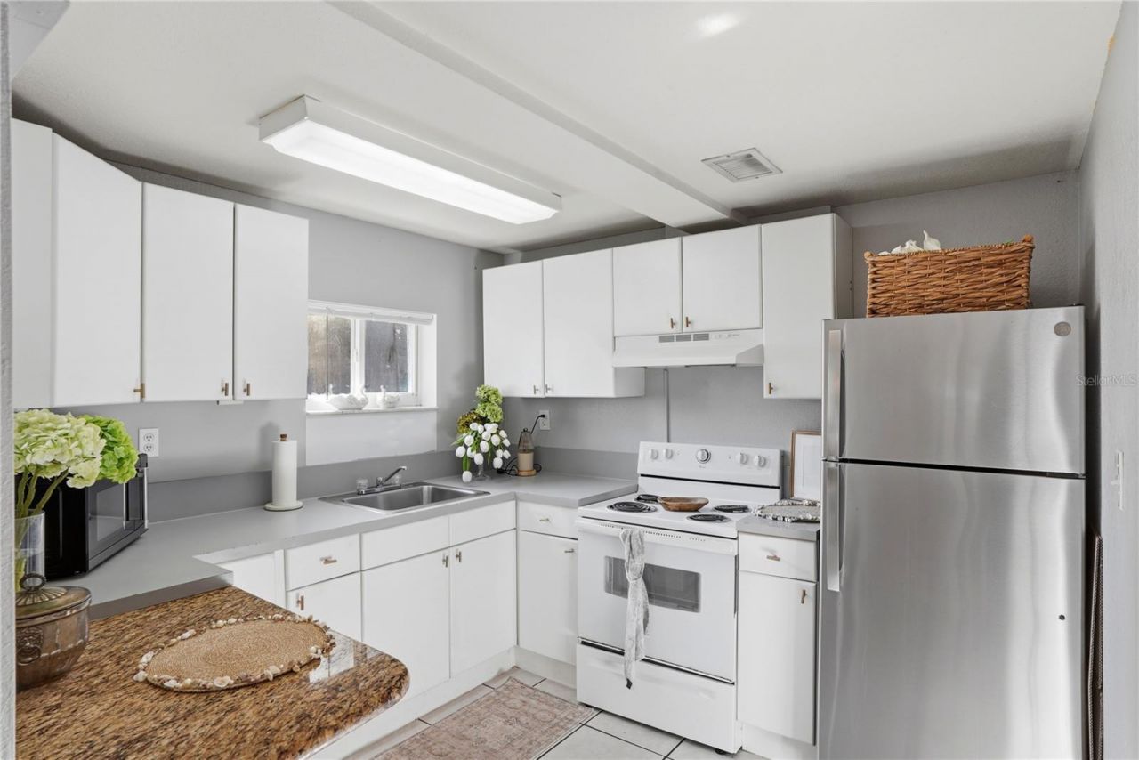 1011 14th Street N, Saint Petersburg, FL 33705 Photo