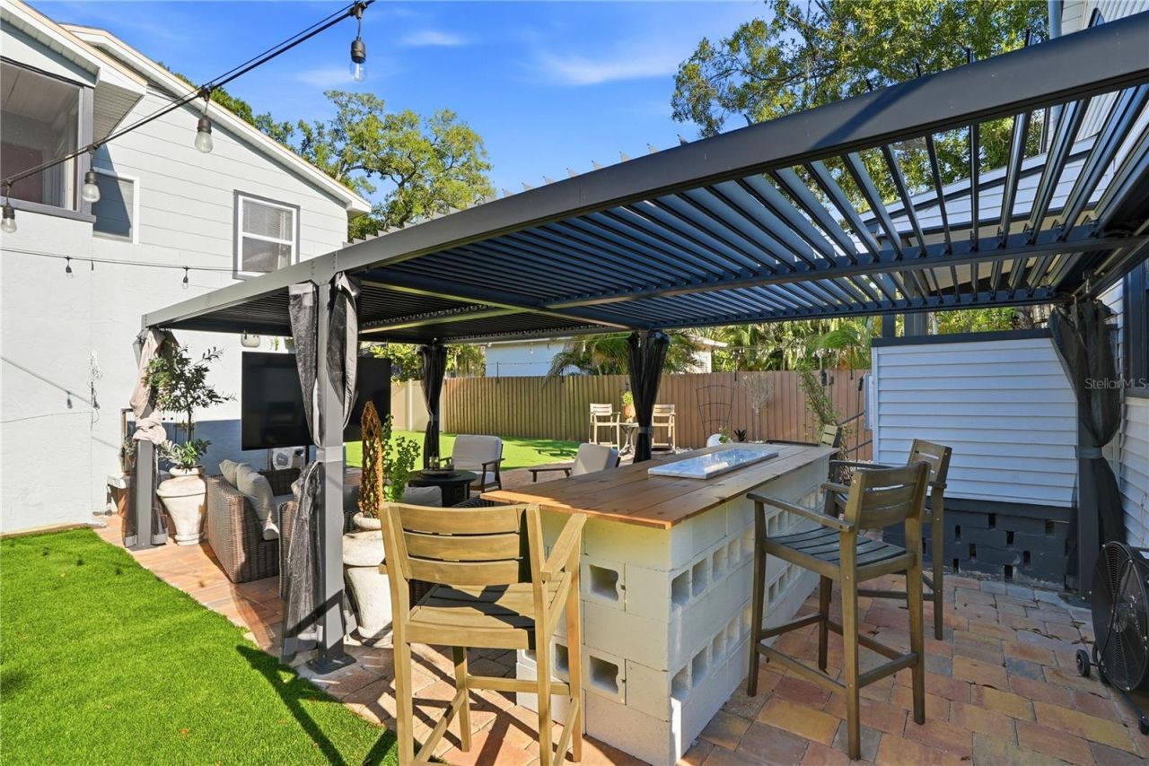 1011 14th Street N, Saint Petersburg, FL 33705 Photo