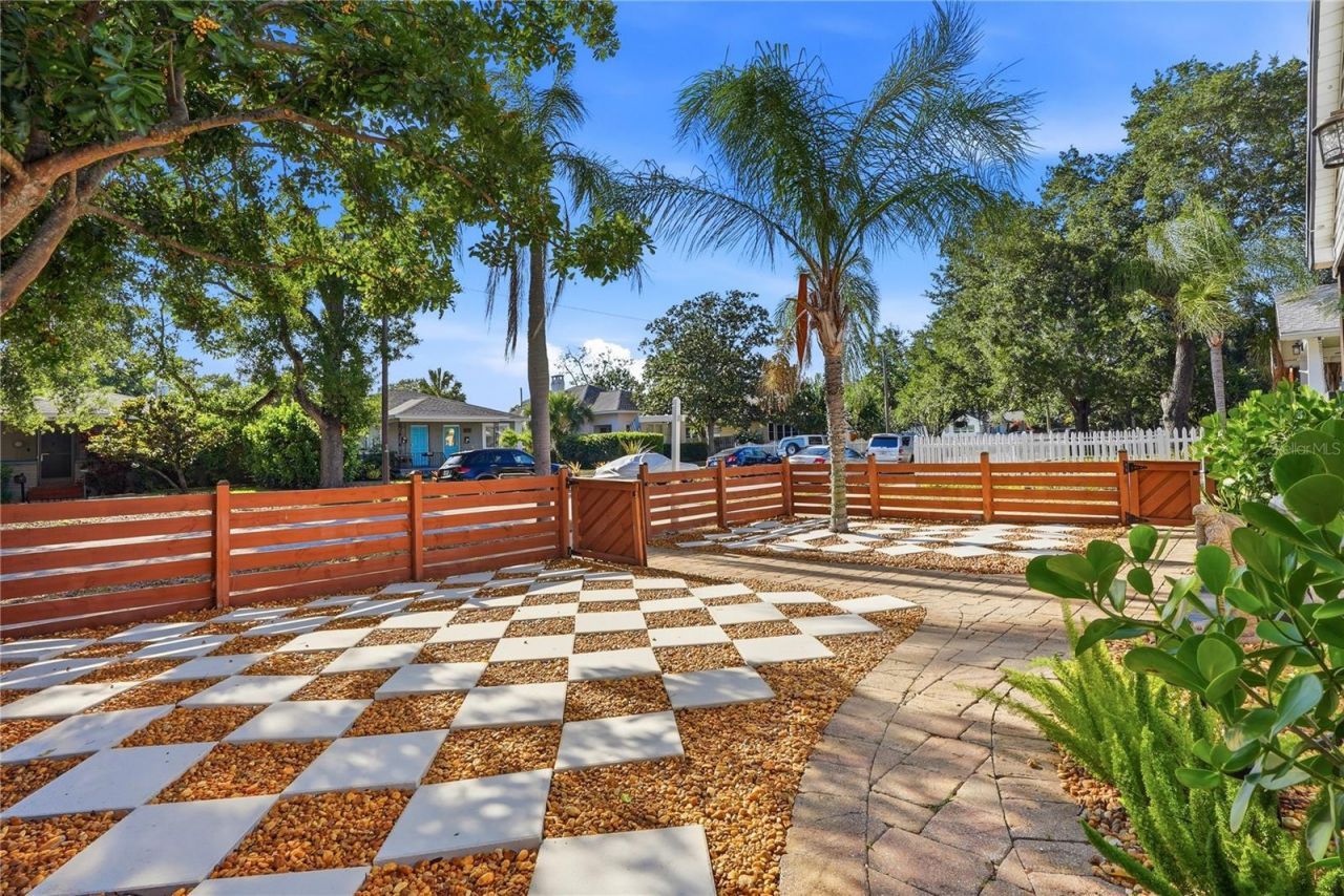 1011 14th Street N, Saint Petersburg, FL 33705 Photo