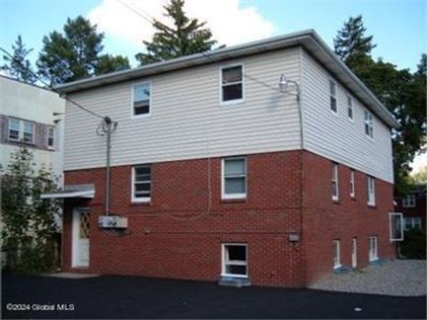 35 Parkwood Street, Unit Apt 2, Albany, NY 12208