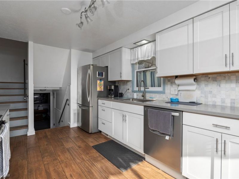 4958 Northview Court, Vermilion, OH 44089 Photo 7