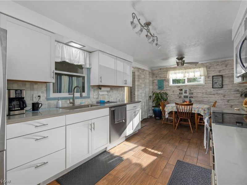 4958 Northview Court, Vermilion, OH 44089 Photo 9