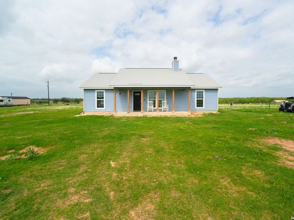 2948 FM 1922, Floresville, TX 78114