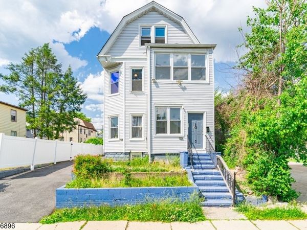 10 Charles St, Unit 2, East Orange, NJ 07017