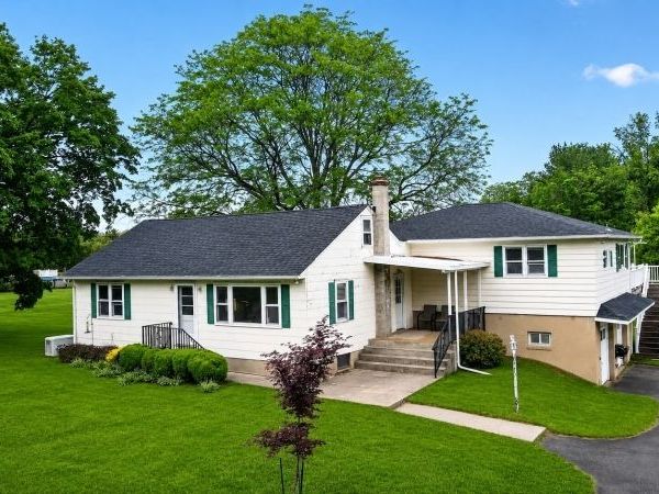 127 Hillcrest Rd, Readington, NJ 08822