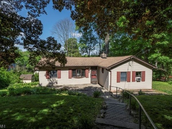 58 Tamarack Trl, Hardyston, NJ 07460