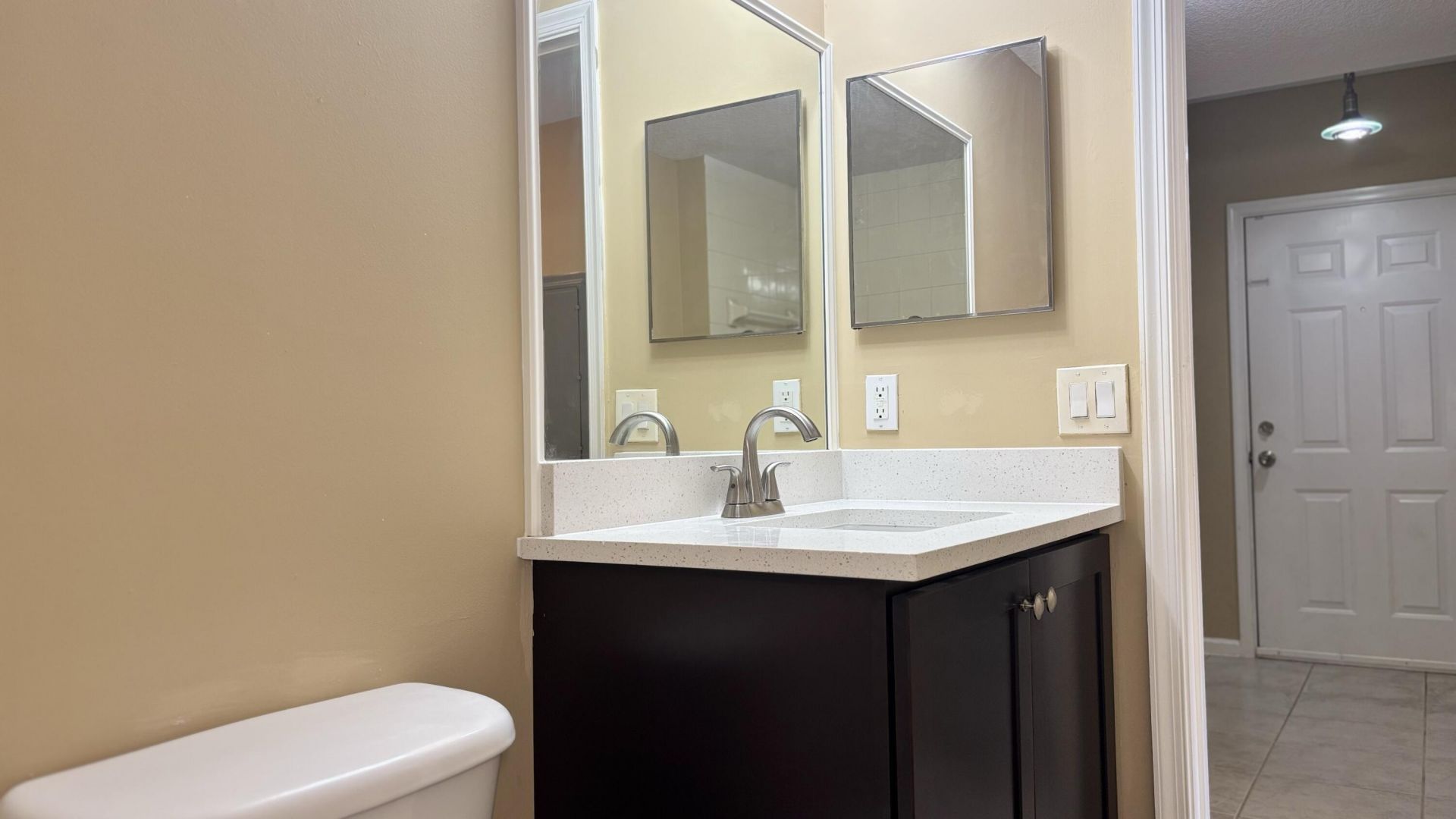 1103 Golden Lakes Boulevard, Unit 1011, West Palm Beach, FL 33411 Photo