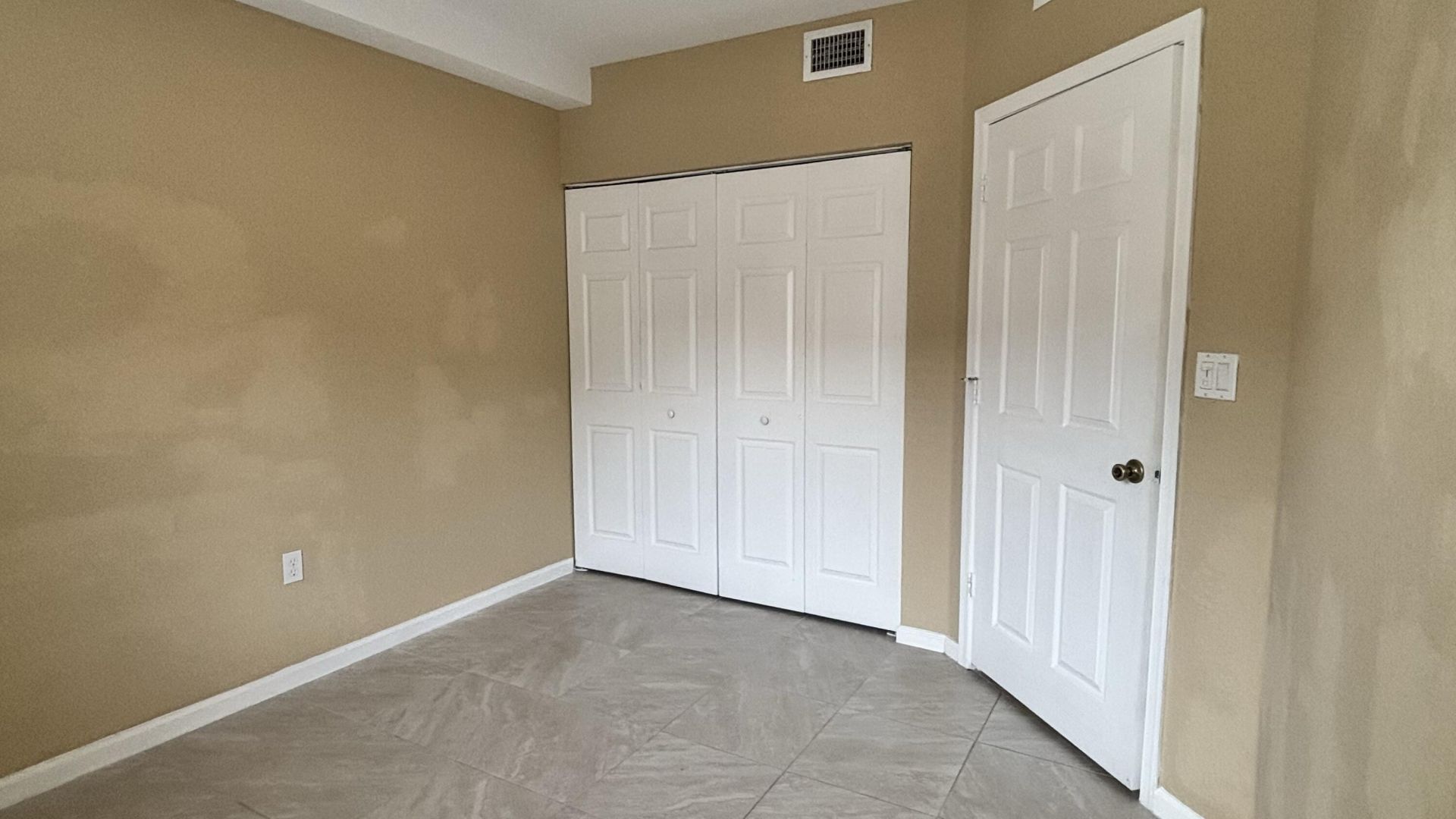 1103 Golden Lakes Boulevard, Unit 1011, West Palm Beach, FL 33411 Photo