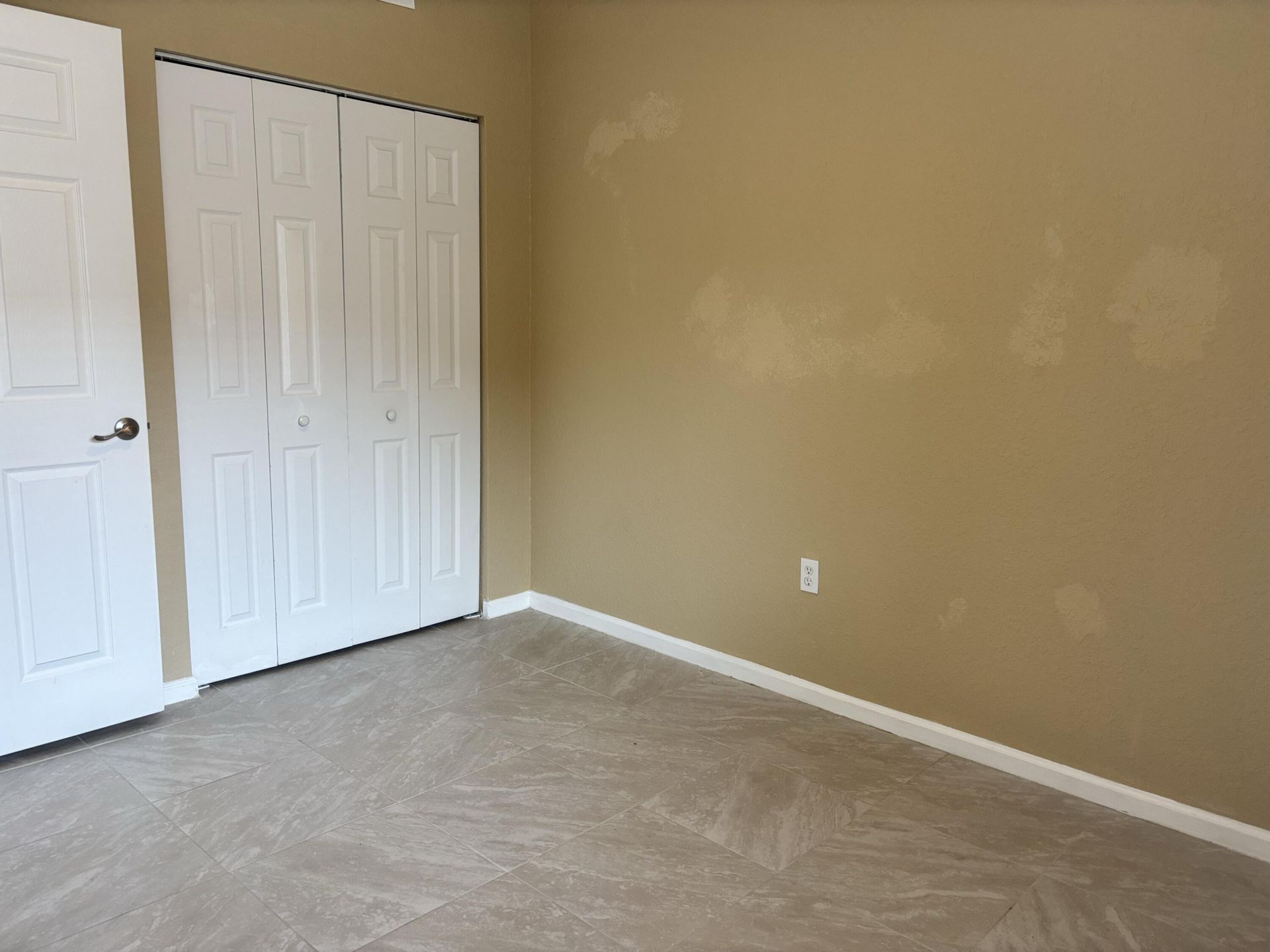 1103 Golden Lakes Boulevard, Unit 1011, West Palm Beach, FL 33411 Photo