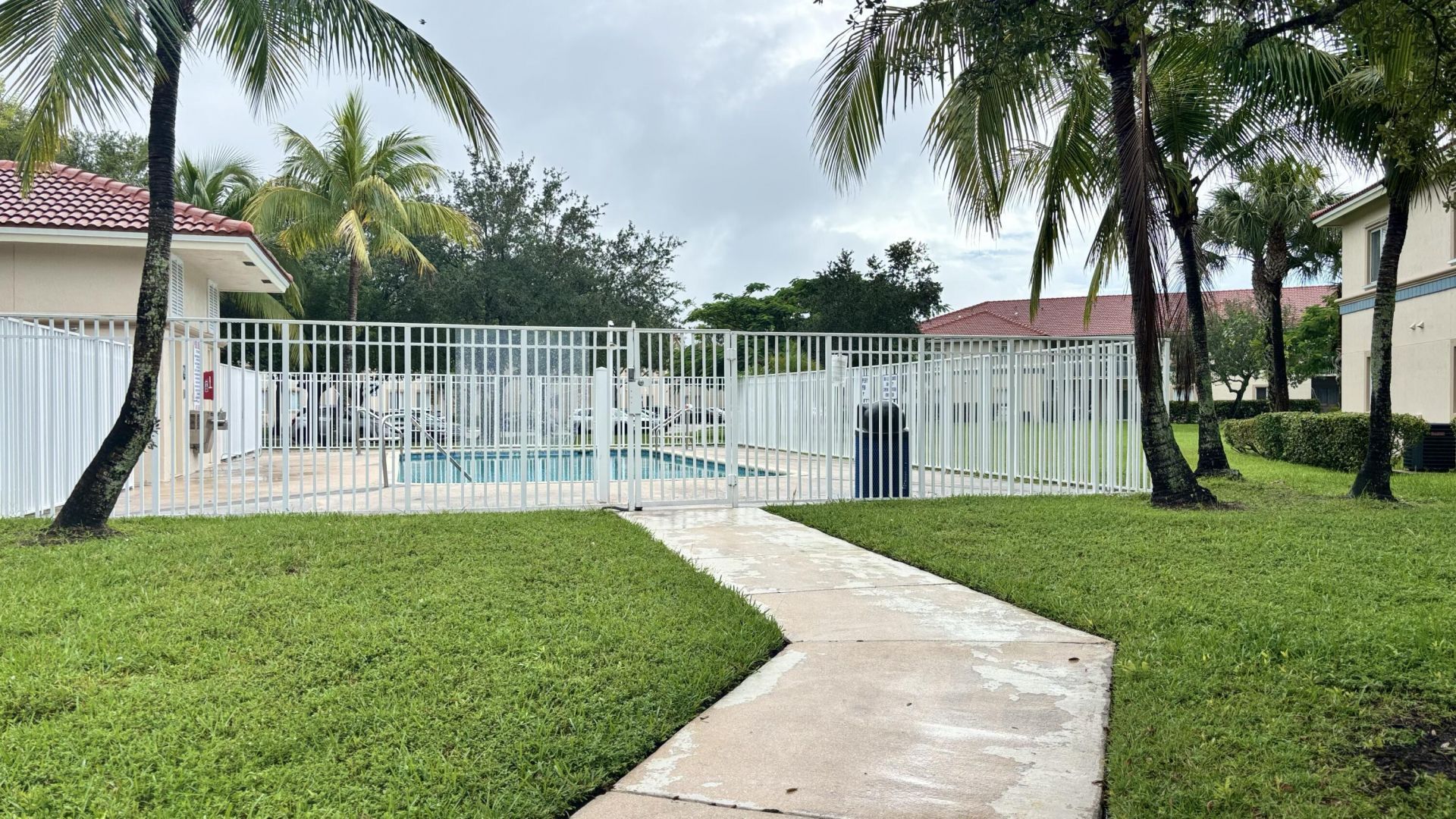 1103 Golden Lakes Boulevard, Unit 1011, West Palm Beach, FL 33411 Photo
