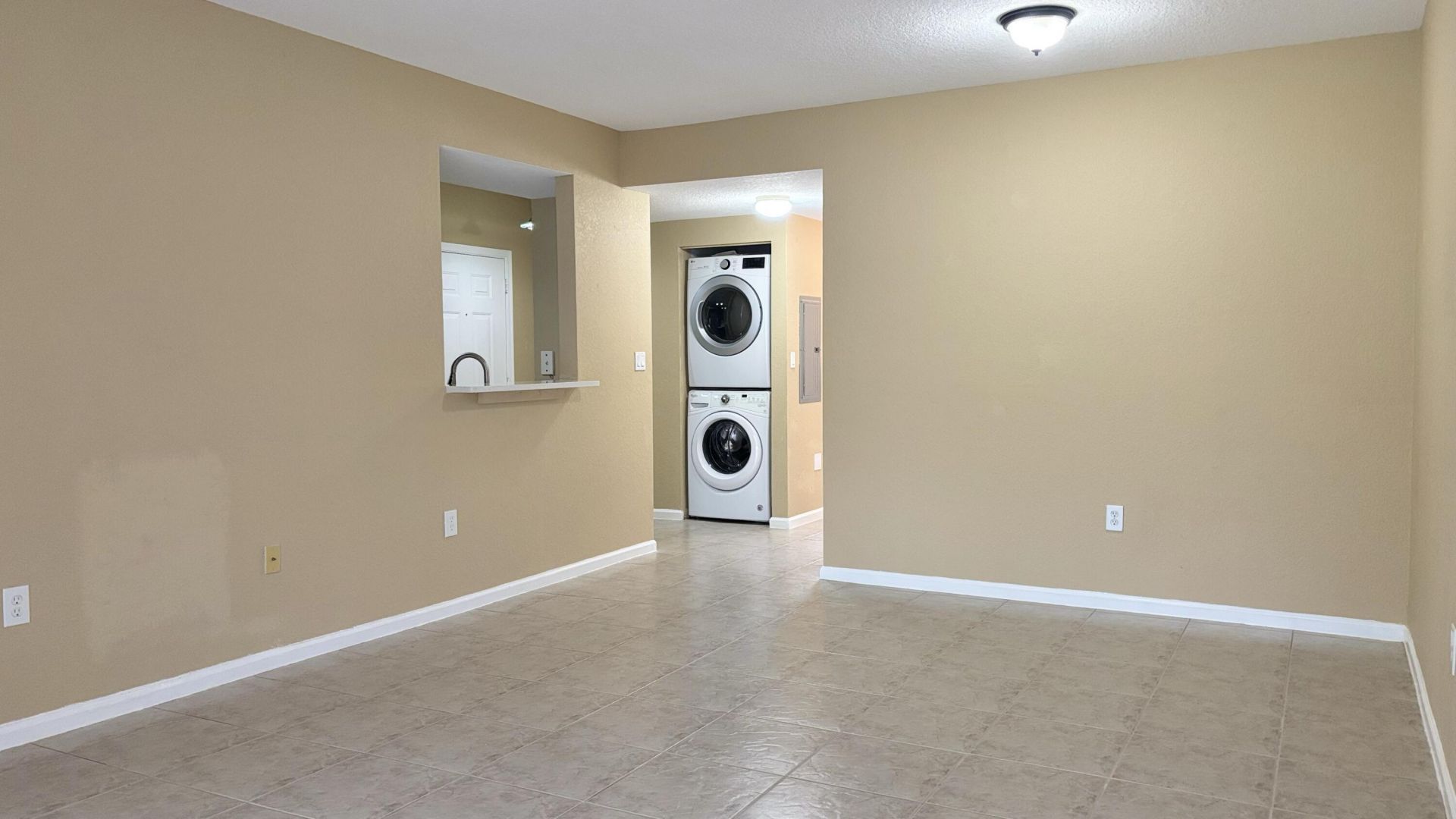 1103 Golden Lakes Boulevard, Unit 1011, West Palm Beach, FL 33411 Photo