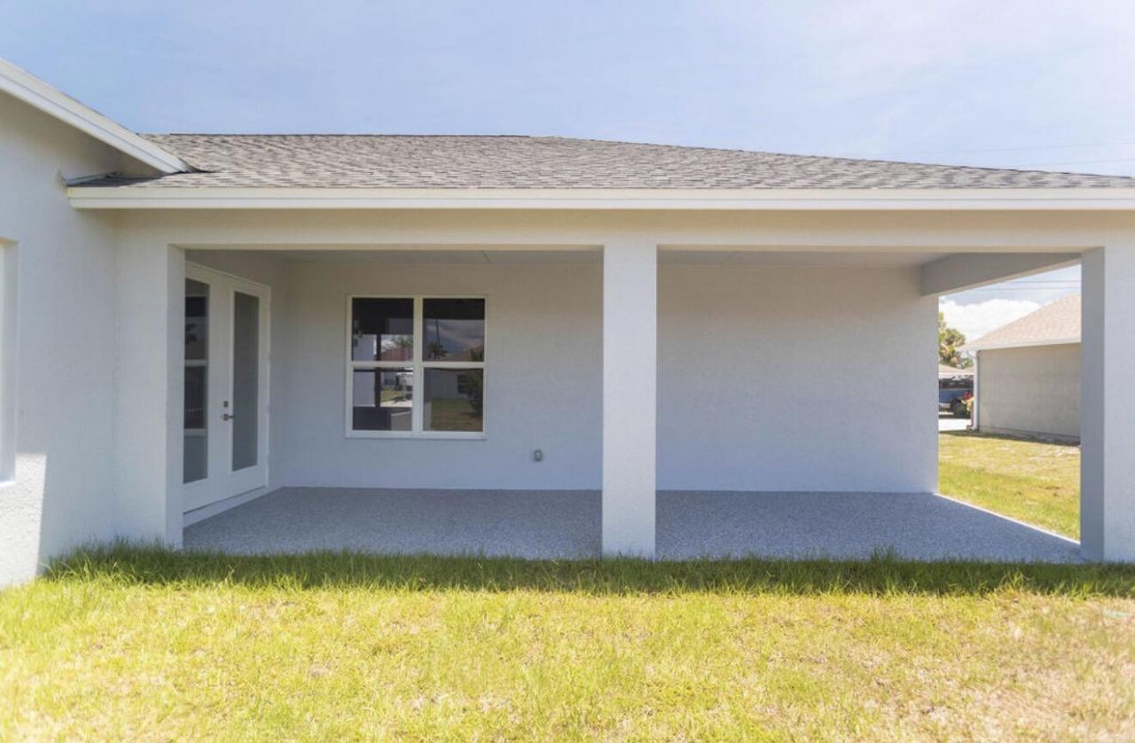 1221 SW Alcantarra Boulevard, Port Saint Lucie, FL 34953 Photo