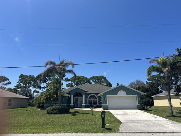 2301 SE Mariola Avenue SE, Port St. Lucie, FL 34952