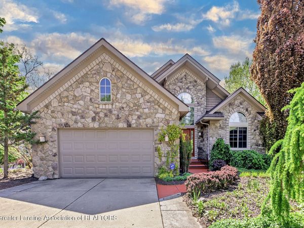 16763 Meadowbrook Drive, Haslett, MI 48840