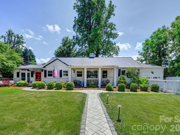 32 Central Avenue, Weaverville, NC 28787