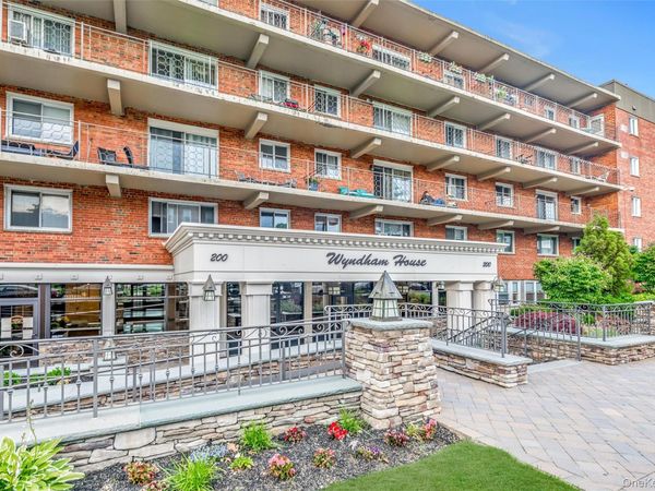 200 Atlantic Avenue , Unit 209, Lynbrook, NY 11563