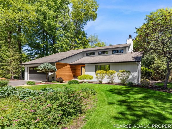 14048 Windemere Drive NW, Grand Rapids, MI 49534