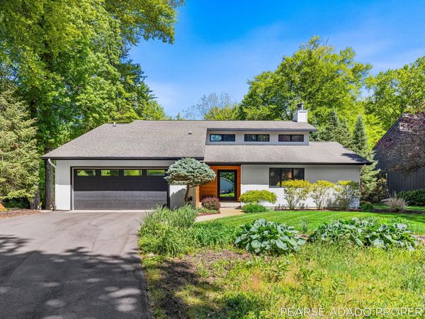 14048 Windemere Drive NW, Grand Rapids, MI 49534