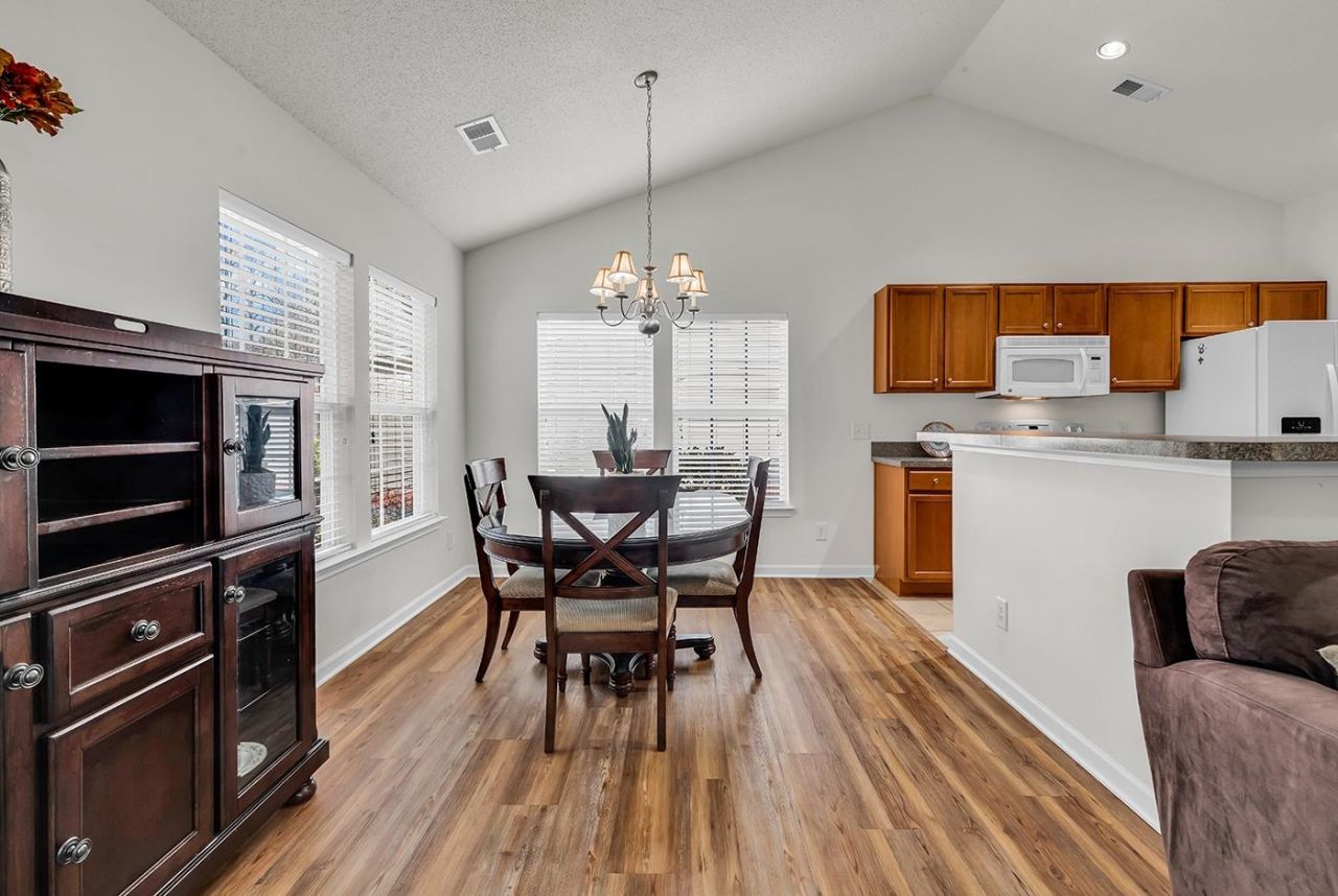 765 Riverward Dr.  Photo 4