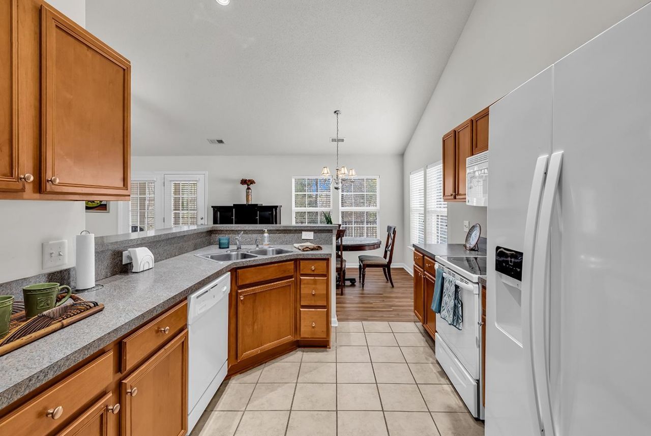 765 Riverward Dr.  Photo 7