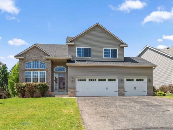 2810 White Eagle Drive , Woodbury, MN 55129