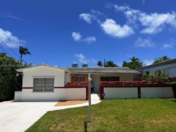 5127 Alton Rd , Miami Beach, FL 33140