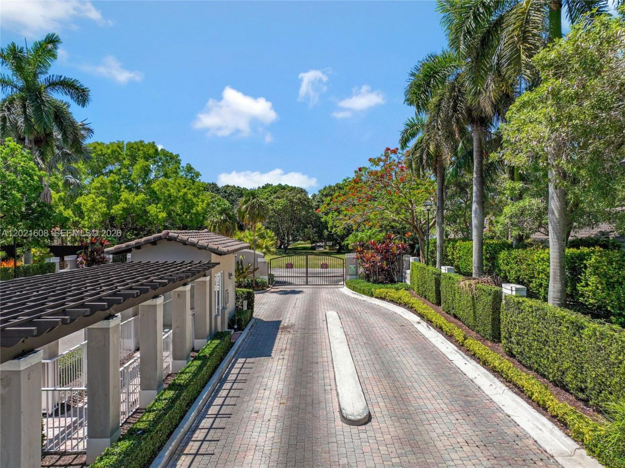 8204 SW 171st St, Palmetto Bay, FL 33157 Photo