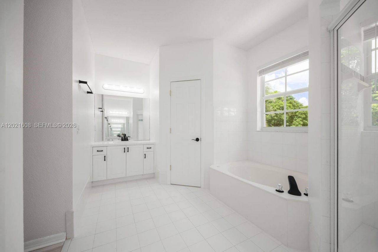 8204 SW 171st St, Palmetto Bay, FL 33157 Photo