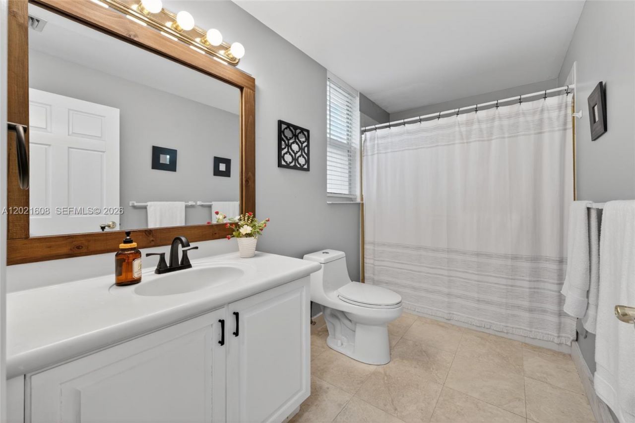 8204 SW 171st St, Palmetto Bay, FL 33157 Photo