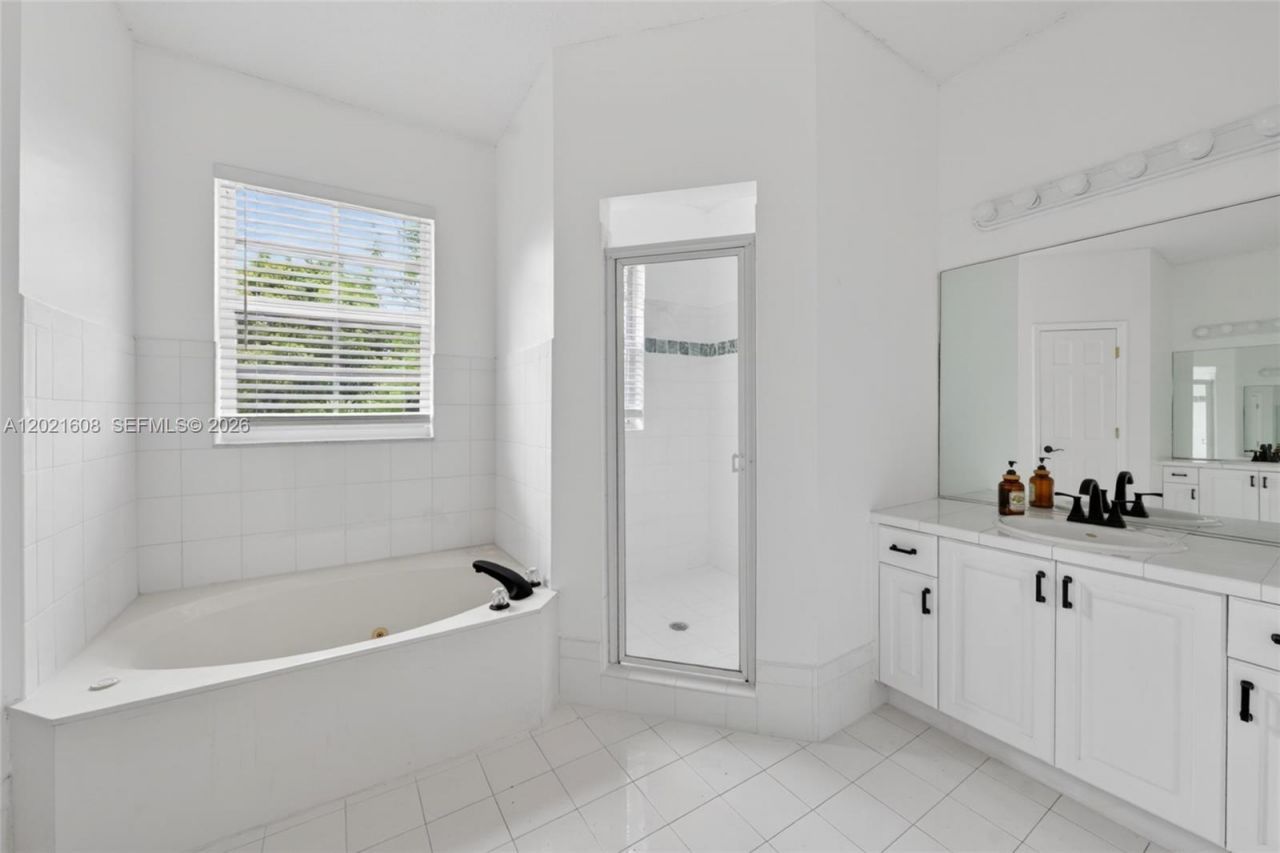 8204 SW 171st St, Palmetto Bay, FL 33157 Photo