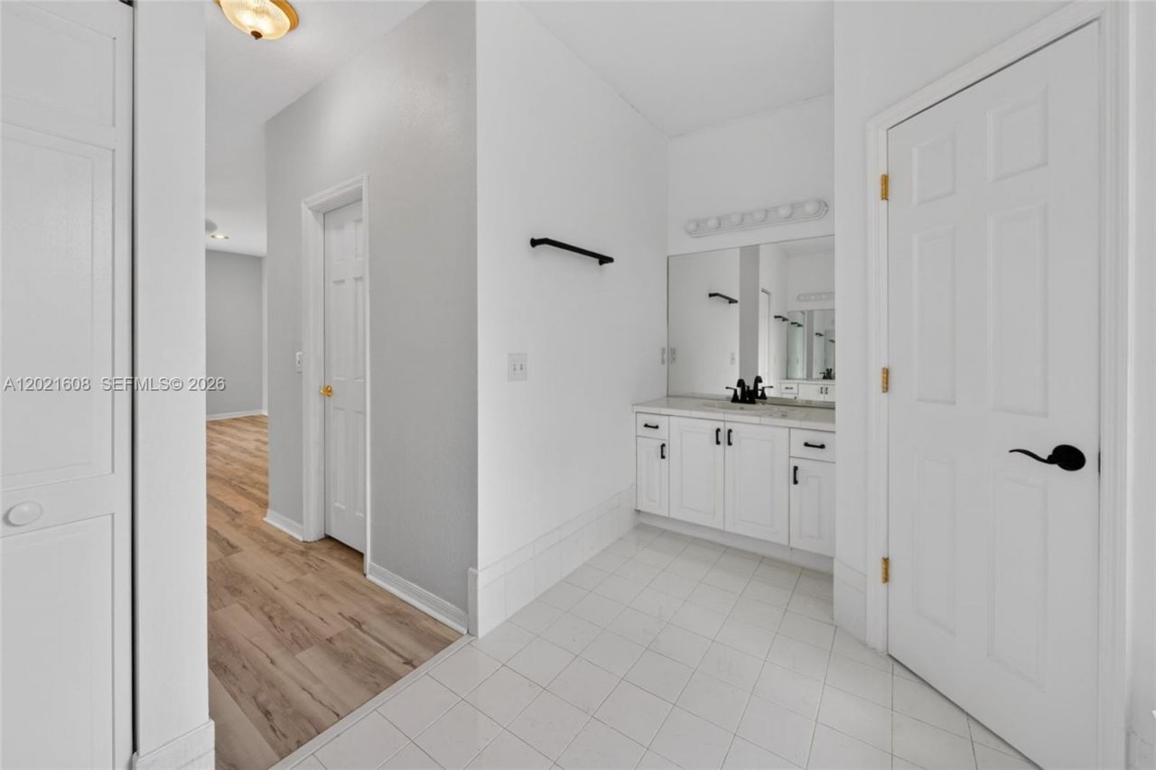8204 SW 171st St, Palmetto Bay, FL 33157 Photo