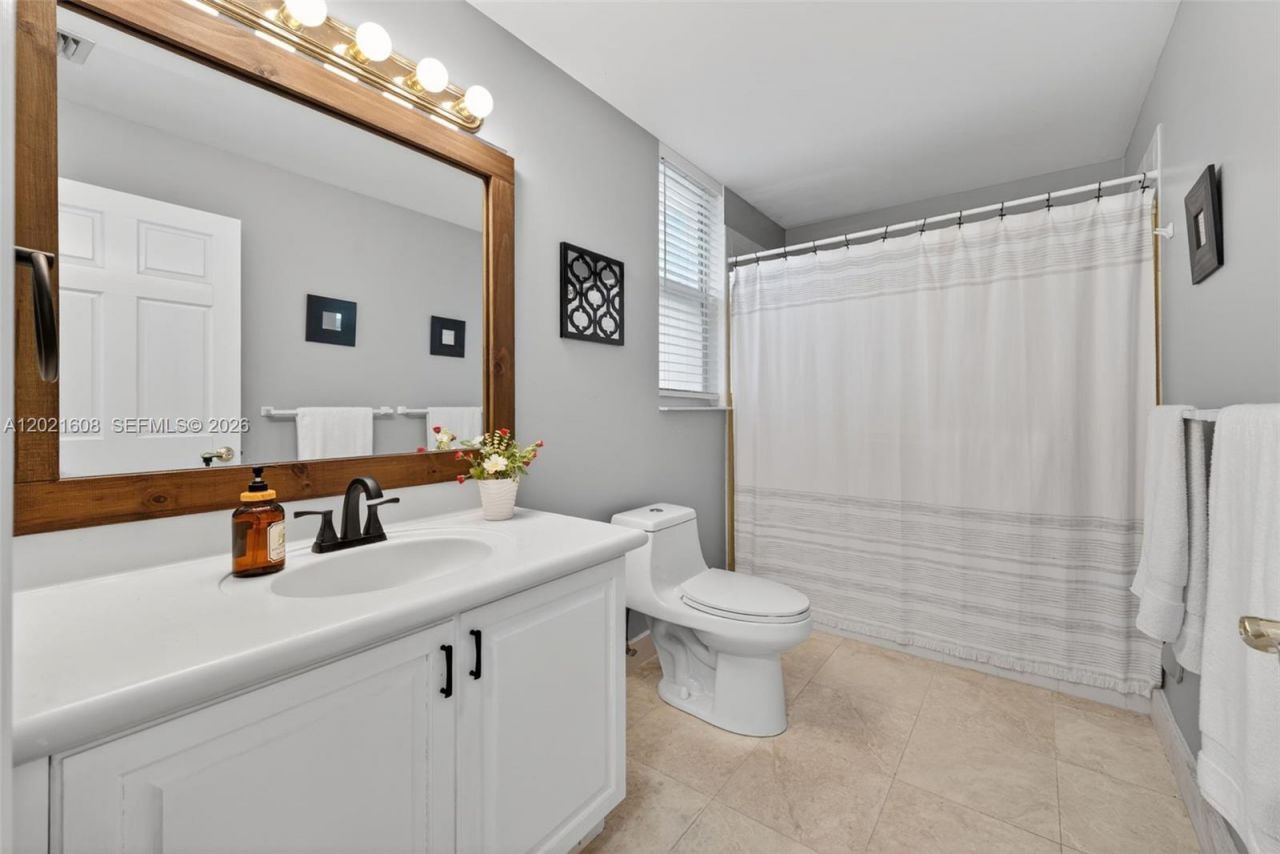 8204 SW 171st St, Palmetto Bay, FL 33157 Photo