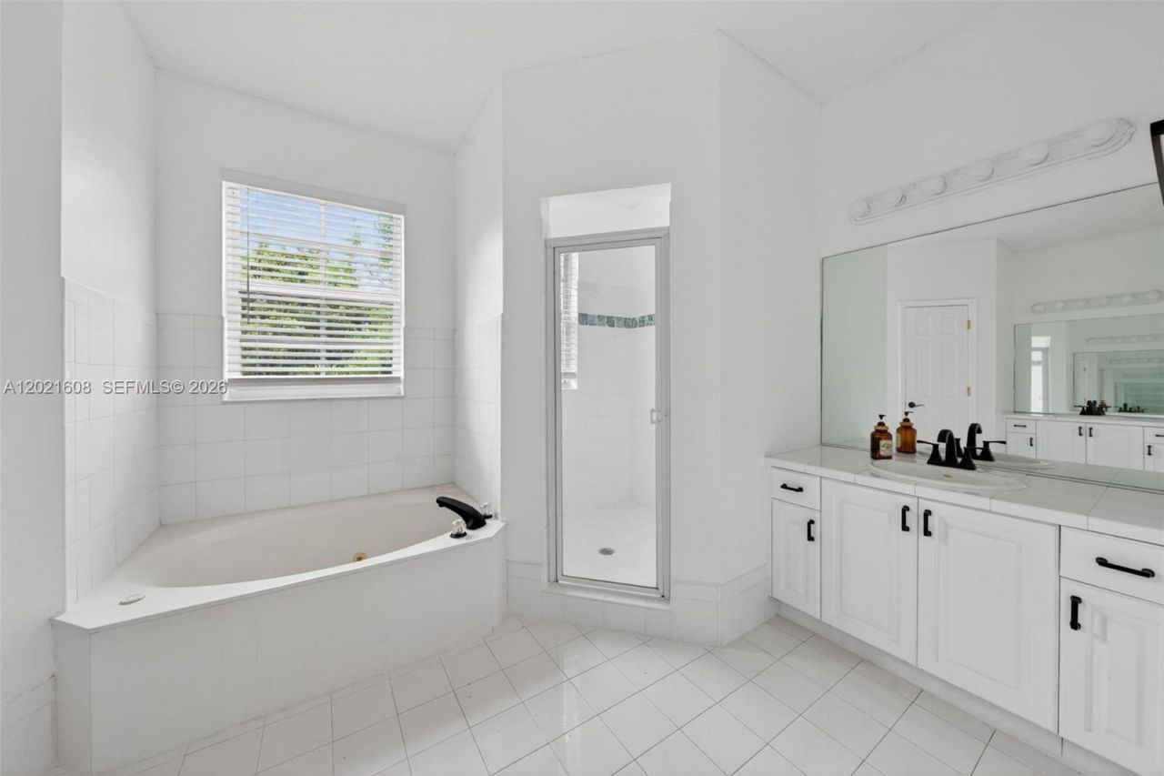 8204 SW 171st St, Palmetto Bay, FL 33157 Photo