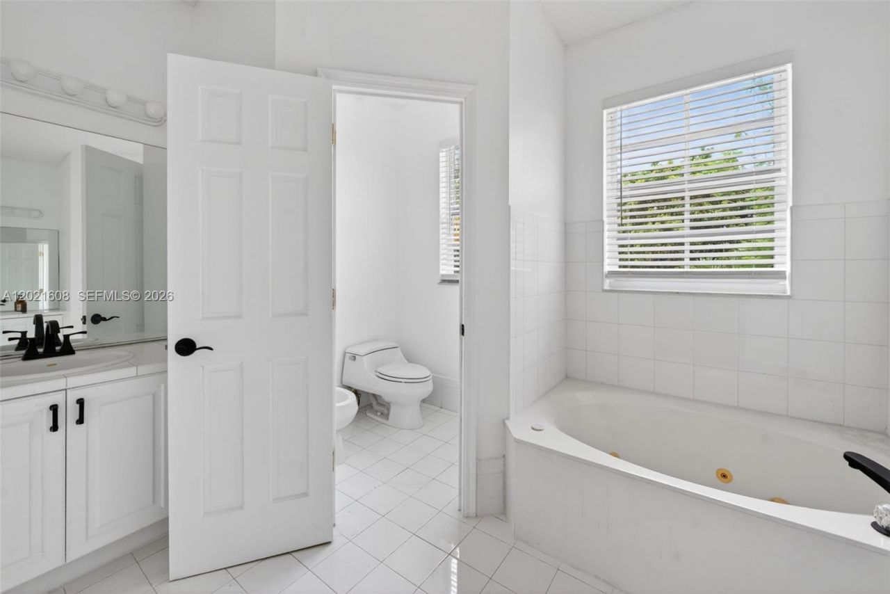 8204 SW 171st St, Palmetto Bay, FL 33157 Photo