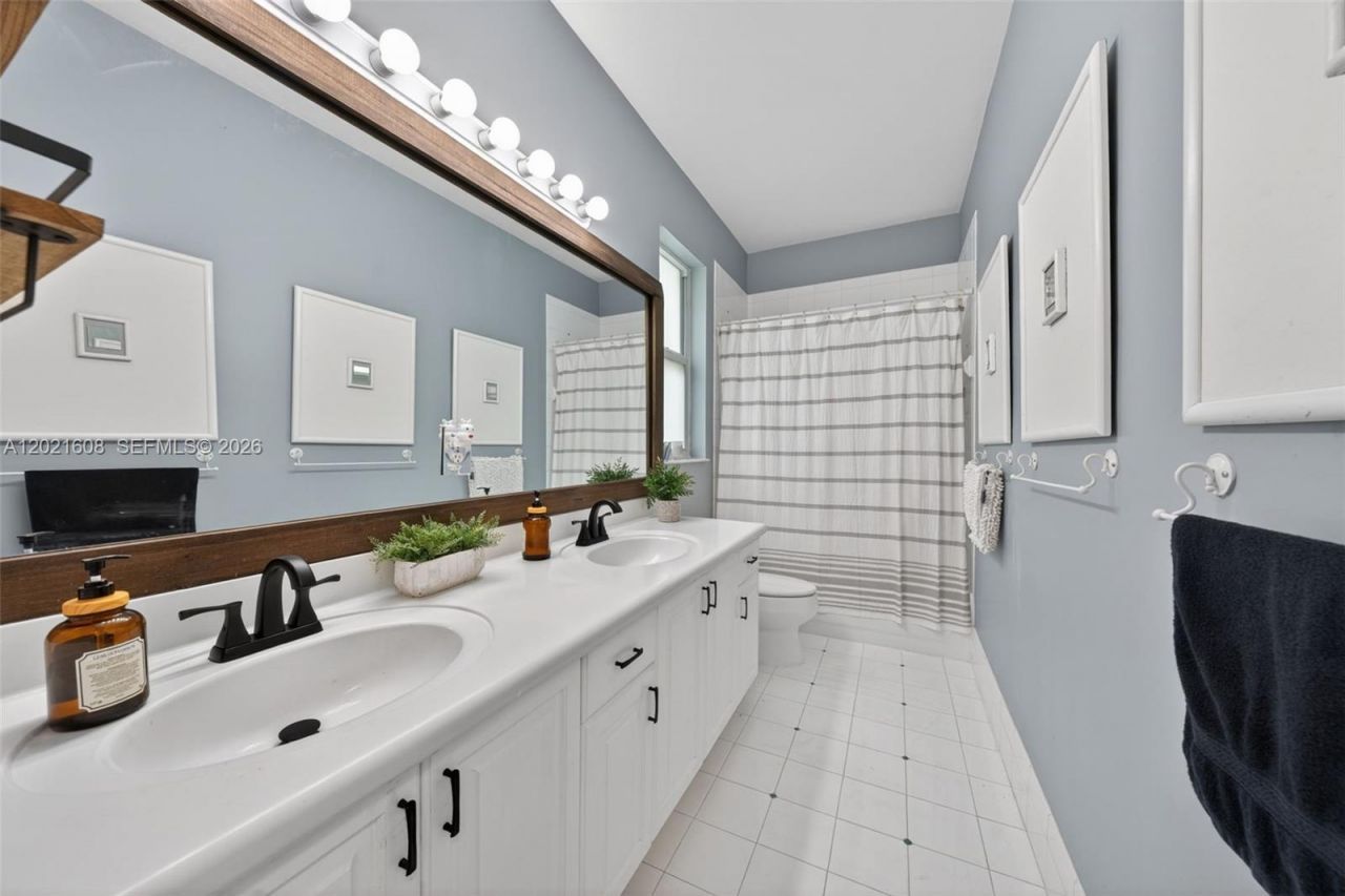 8204 SW 171st St, Palmetto Bay, FL 33157 Photo