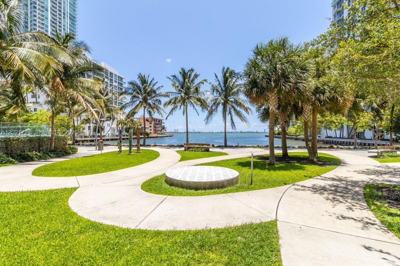 460 NE 28th St, Unit 3105, Miami, FL 33137 Photo