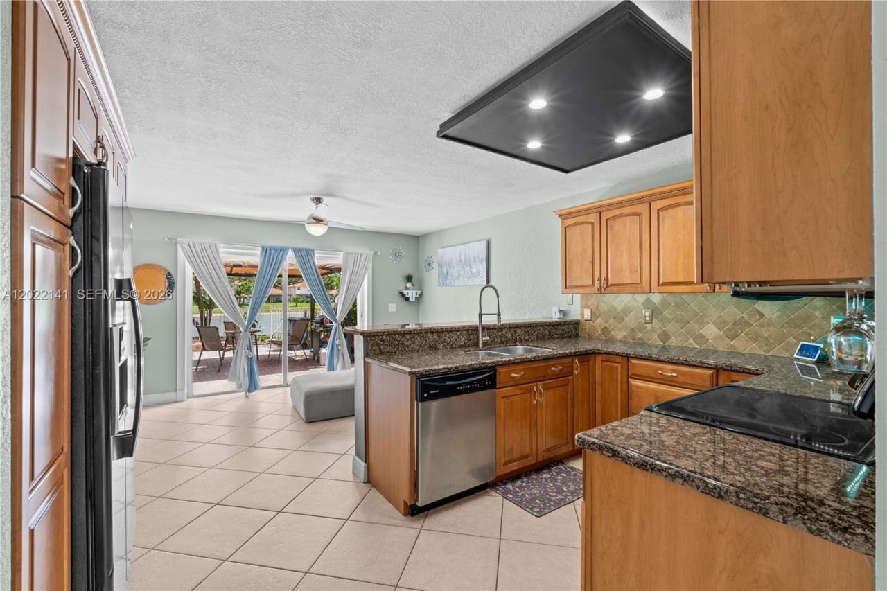 6188 NW 40th St, Coral Springs, FL 33067 Photo