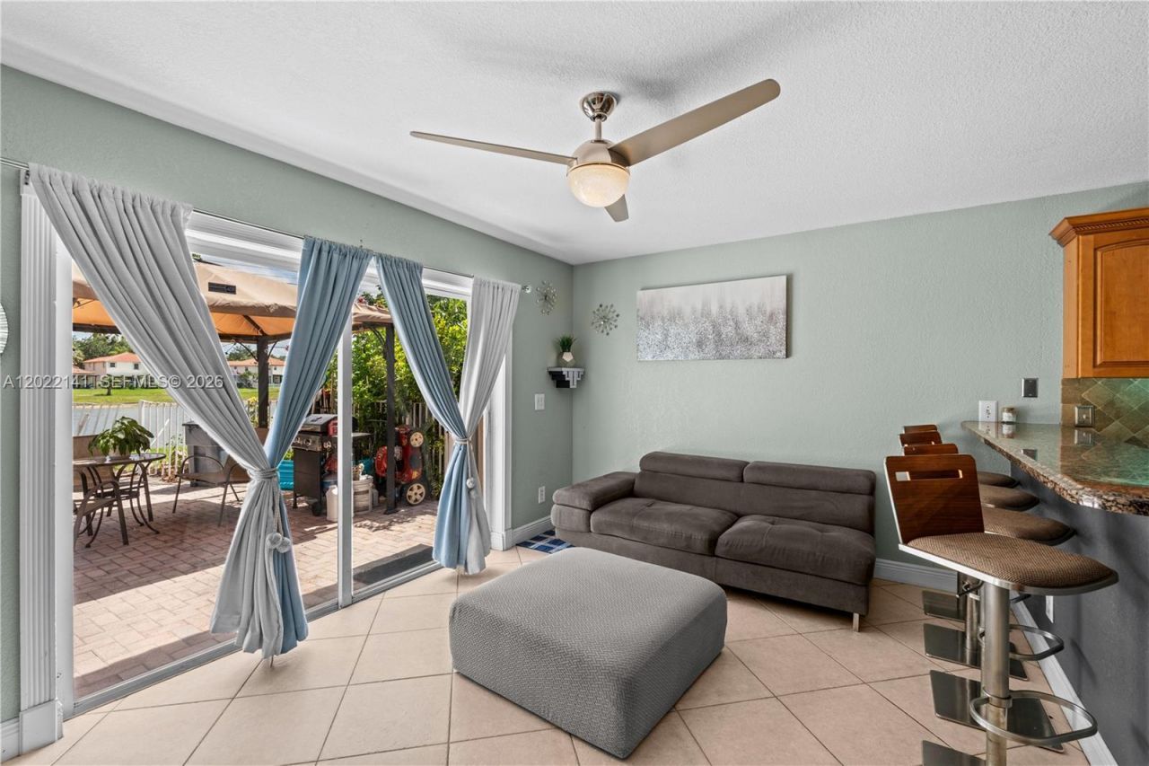 6188 NW 40th St, Coral Springs, FL 33067 Photo