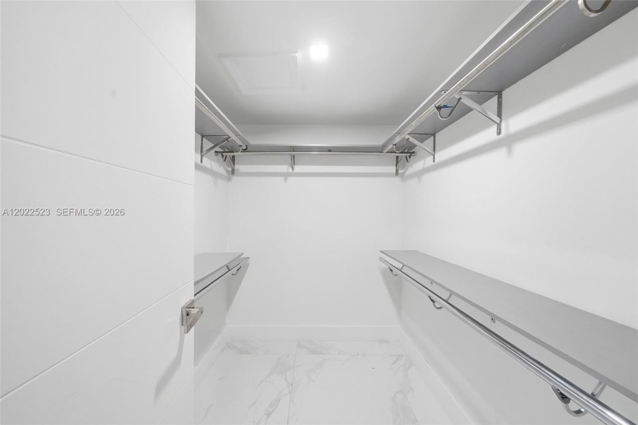 455 NE 210th Ter , Miami, FL 33179 Photo