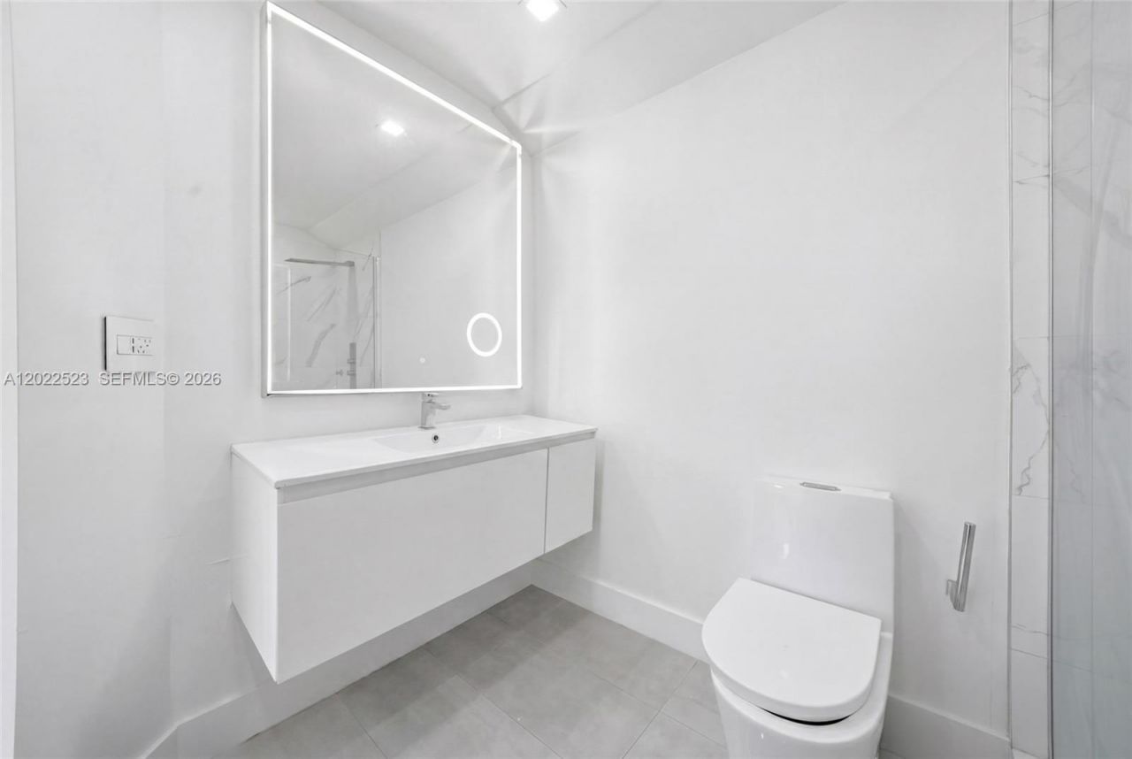 455 NE 210th Ter , Miami, FL 33179 Photo