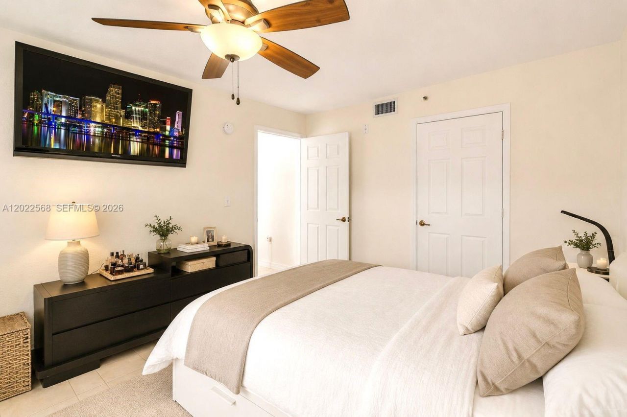 814 NW 36th Ave, Unit 302, Miami, FL 33125 Photo