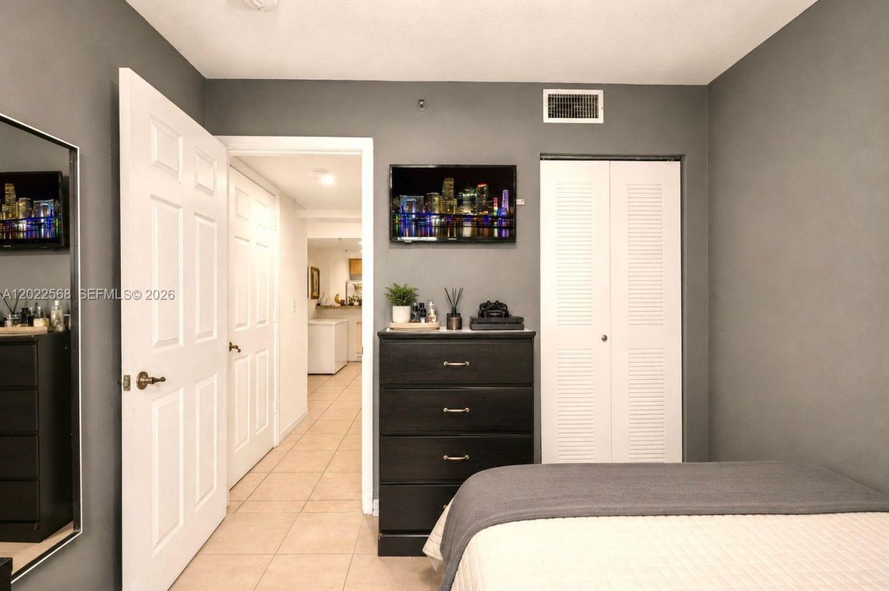 814 NW 36th Ave, Unit 302, Miami, FL 33125 Photo