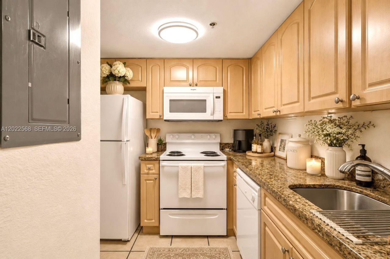 814 NW 36th Ave, Unit 302, Miami, FL 33125 Photo