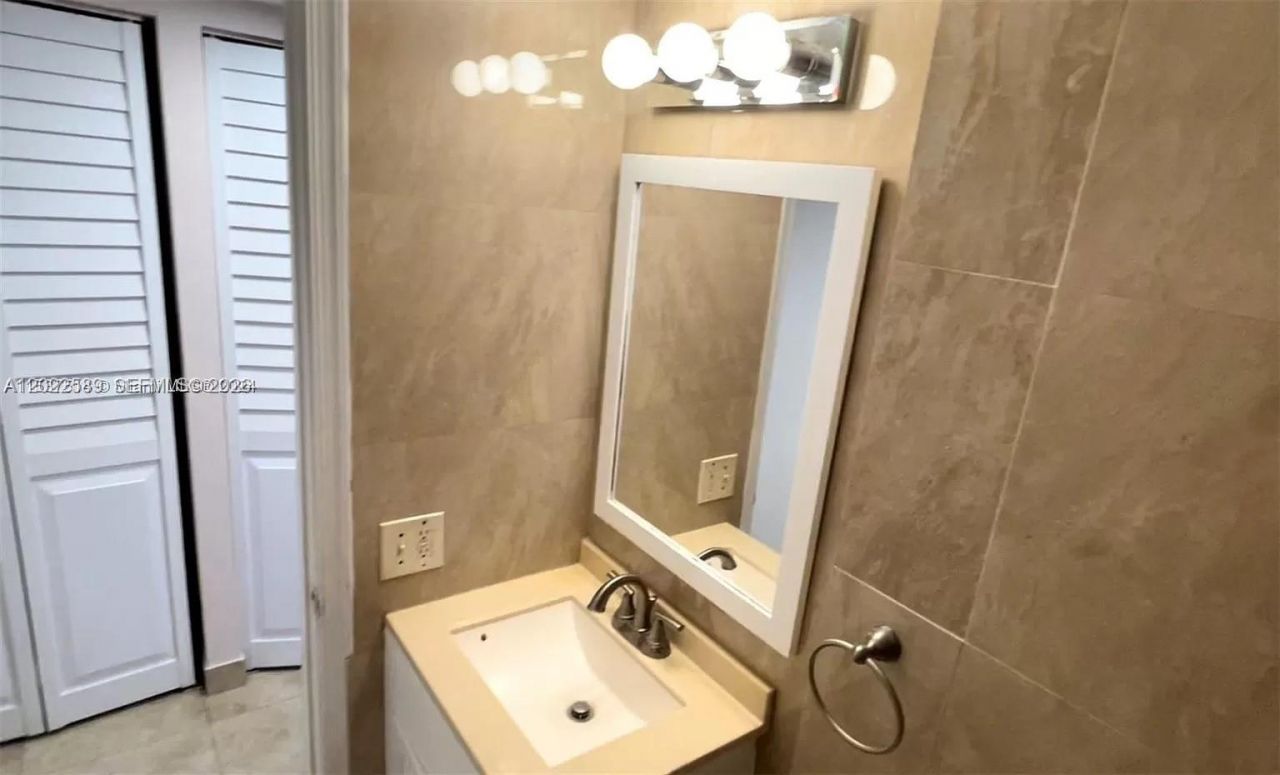 3690 N 56th Ave , Unit 916, Hollywood, FL 33021 Photo